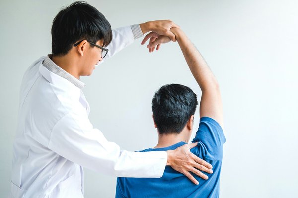 Quels sont les meilleurs exercices de musculation pour renforcer les muscles des avant-bras chez les boxeurs?